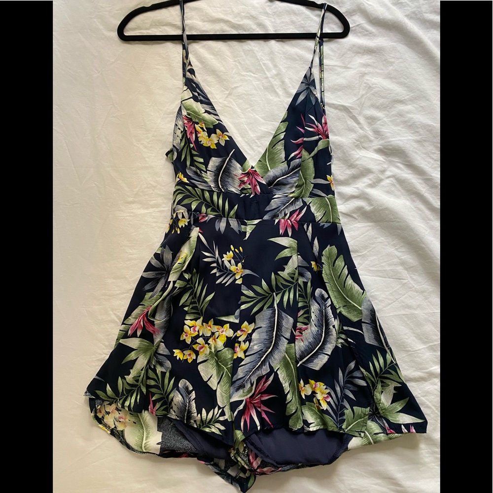 Floral Romper From Seek The Label. Size Small.